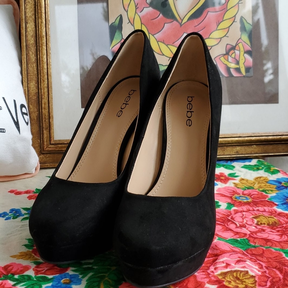 NWOT Super Hawt! BeBe platform heels